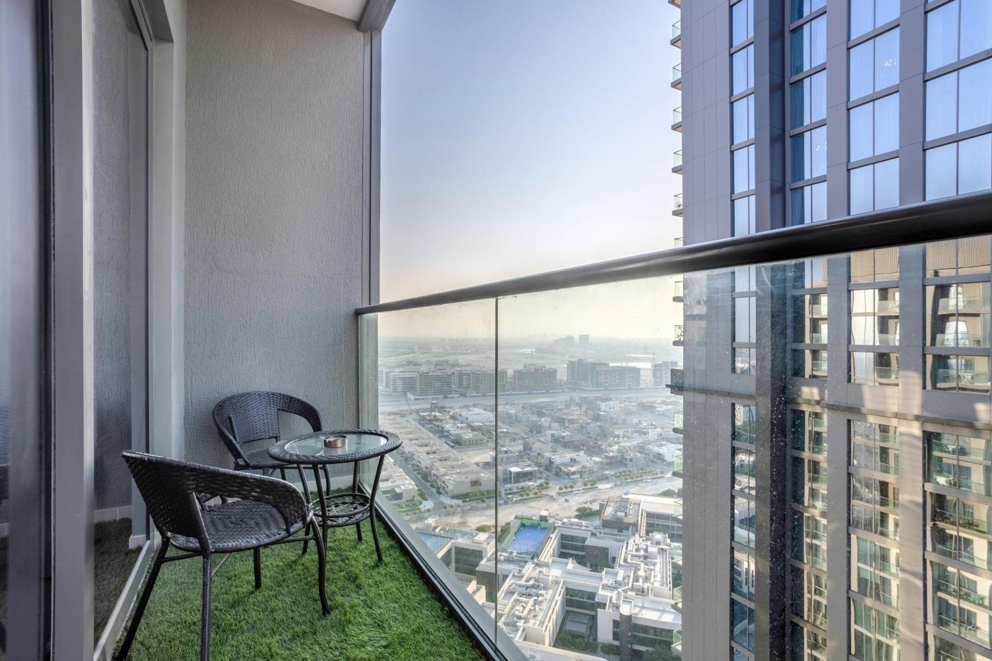 Stay By Latinem Luxury 1Br Plus Study Holiday Home Cv A2712 Near Downtown Dubai Exterior photo